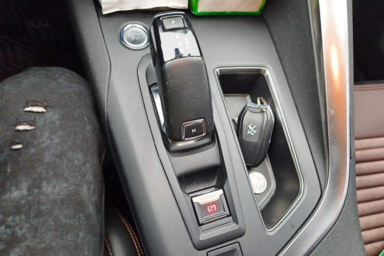 Used Peugeot 5008 2017 380THP 5-Seater Elite Edition Gear Lever
