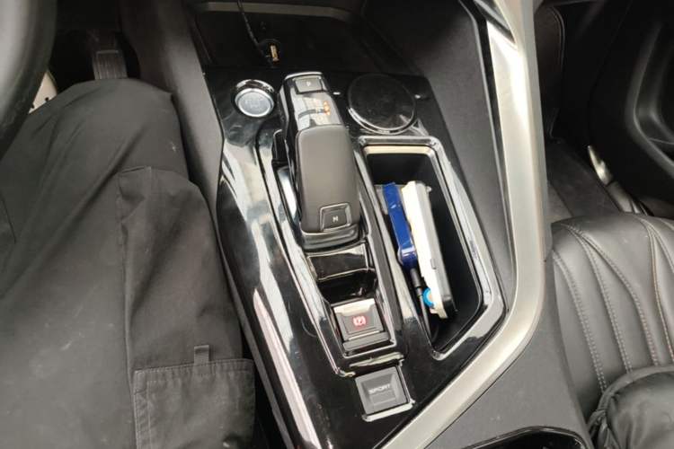 Used Peugeot 5008 2017 350THP 7-Seater Boundless Edition Gear Lever
