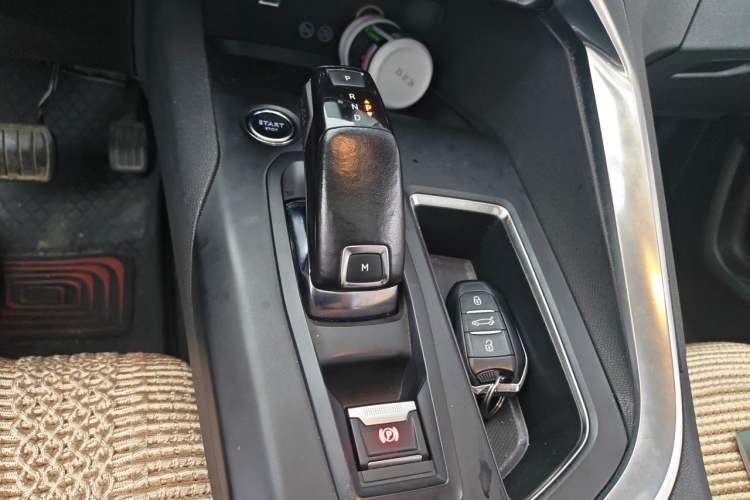 Used Peugeot 5008 2017 380THP 7-Seater Elite Edition Gear Lever
