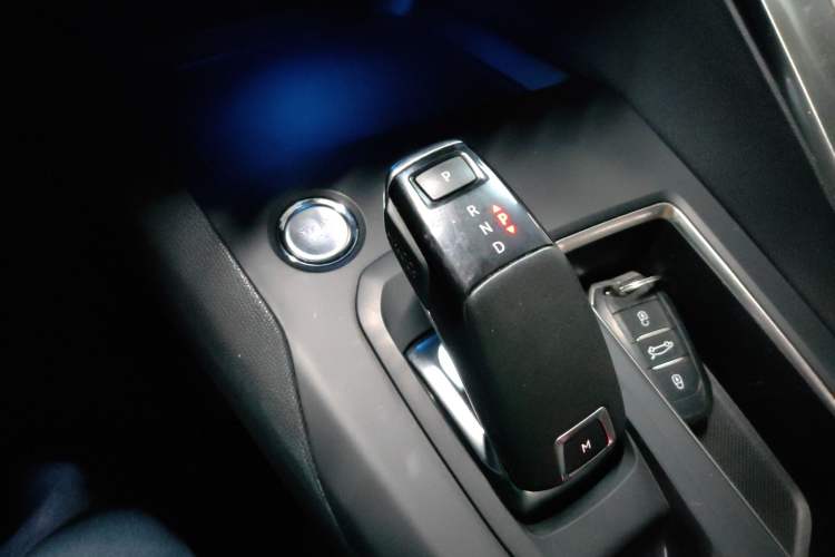 Used Peugeot 5008 2017 380THP 7-Seater Elite Edition Gear Lever
