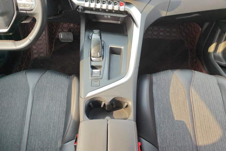 Used Peugeot 5008 2017 380THP 7-Seater Elite Edition Gear Lever