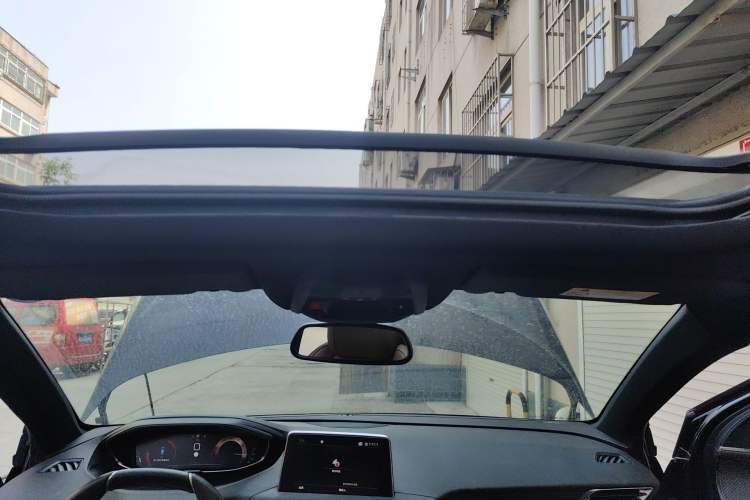 Used Peugeot 5008 2017 380THP 7-Seater Luxury GT Edition Headliner
