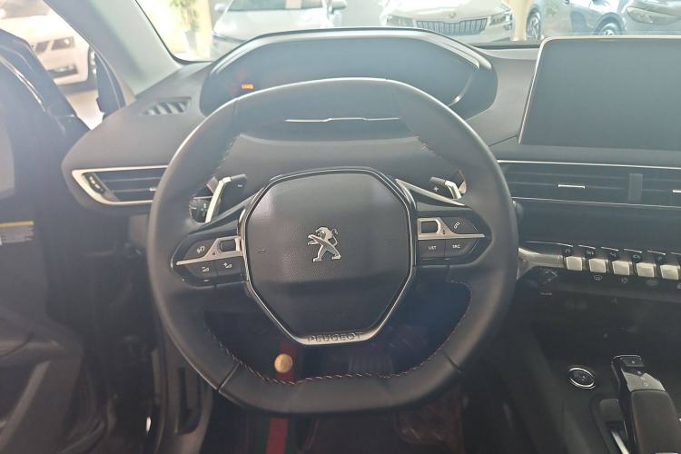 Used Peugeot 5008 2017 380THP 7-Seater Elite Edition Interior 3