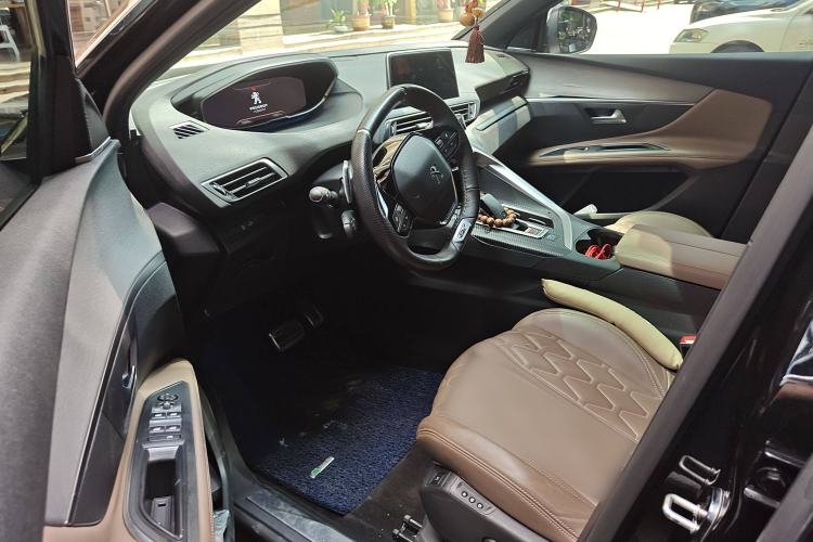 Used Peugeot 5008 2017 380THP 7-Seater Luxury GT Edition Interior 3