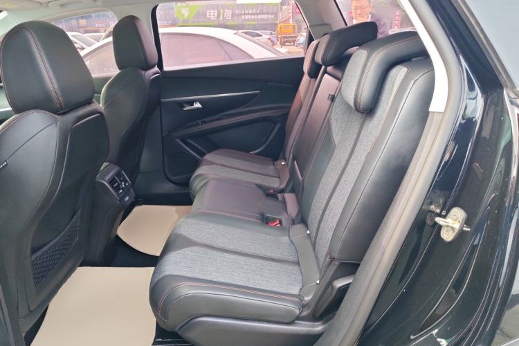 Used Peugeot 5008 2017 380THP 7-Seater Elite Edition Interior 4