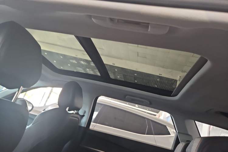 Used Peugeot 5008 2017 380THP 7-Seater Elite Edition Interior 6