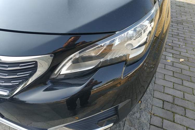 Used Peugeot 5008 2017 380THP 7-Seater Luxury Edition Left Front Headlight
