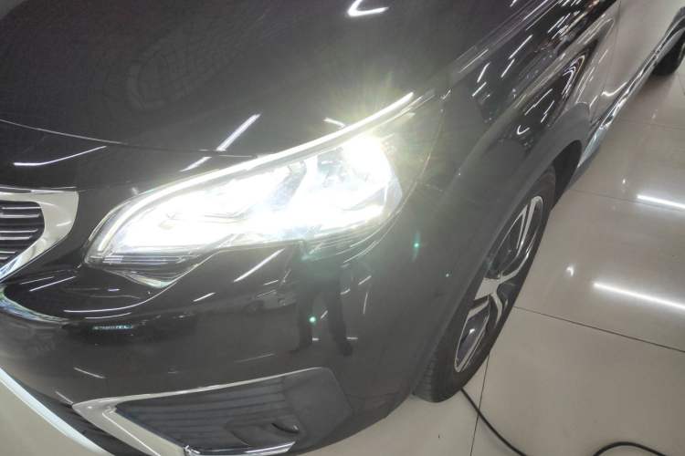 Used Peugeot 5008 2017 380THP 7-Seater Elite Edition Left Front Headlight