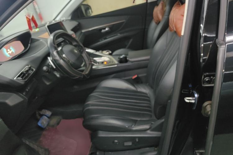 Used Peugeot 5008 2017 380THP 7-Seater Luxury Edition Left Front Seat