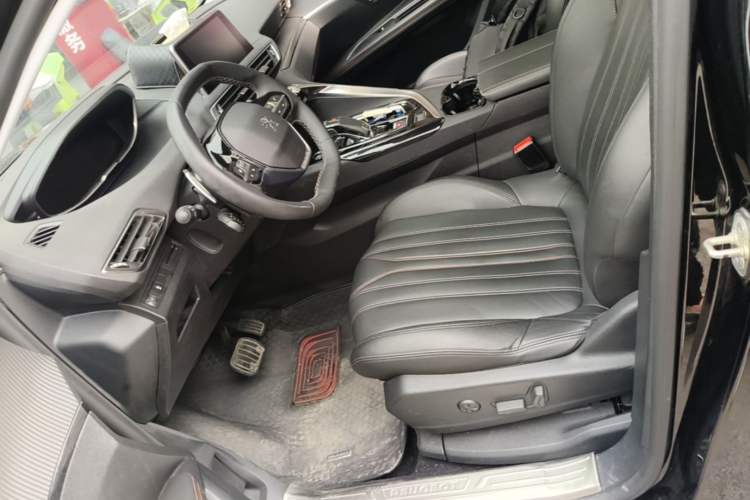 Used Peugeot 5008 2017 350THP 7-Seater Boundless Edition Left Front Seat