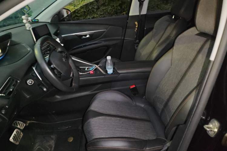 Used Peugeot 5008 2017 350THP 7-Seater Elite Edition Left Front Seat