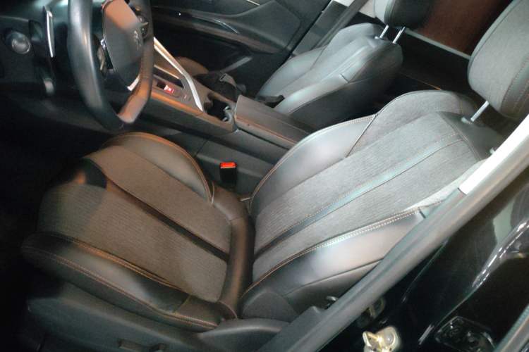 Used Peugeot 5008 2017 380THP 7-Seater Elite Edition Left Front Seat