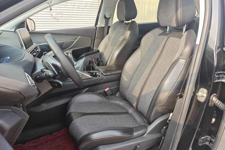 Used Peugeot 5008 2017 380THP 7-Seater Elite Edition Left Front Seat