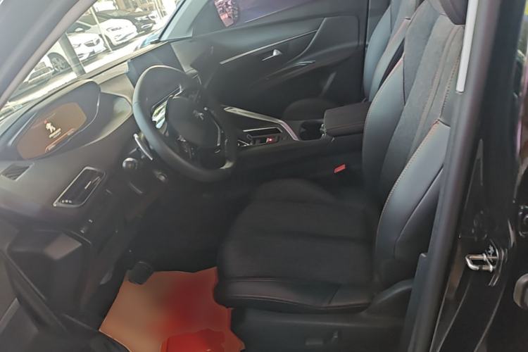 Used Peugeot 5008 2017 380THP 7-Seater Elite Edition Left Front Seat