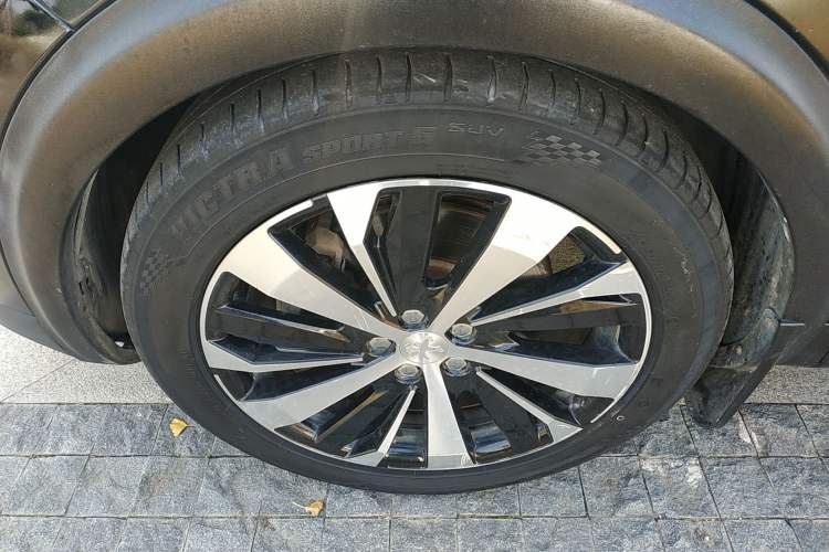 Used Peugeot 5008 2017 380THP 7-Seater Luxury Edition Left Front Wheel Hub