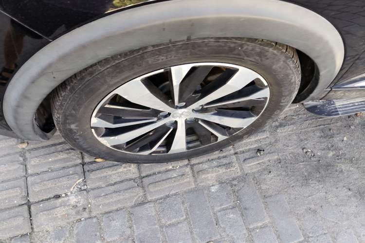 Used Peugeot 5008 2017 380THP 7-Seater Luxury Edition Left Front Wheel Hub