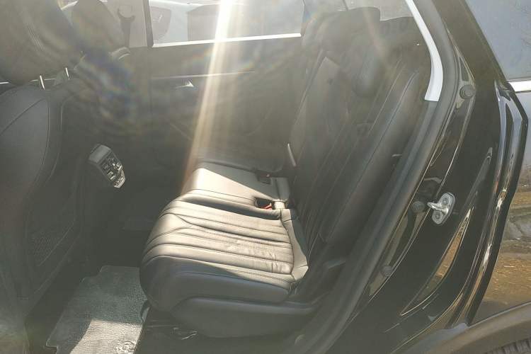 Used Peugeot 5008 2017 380THP 7-Seater Luxury Edition Left Rear Seat
