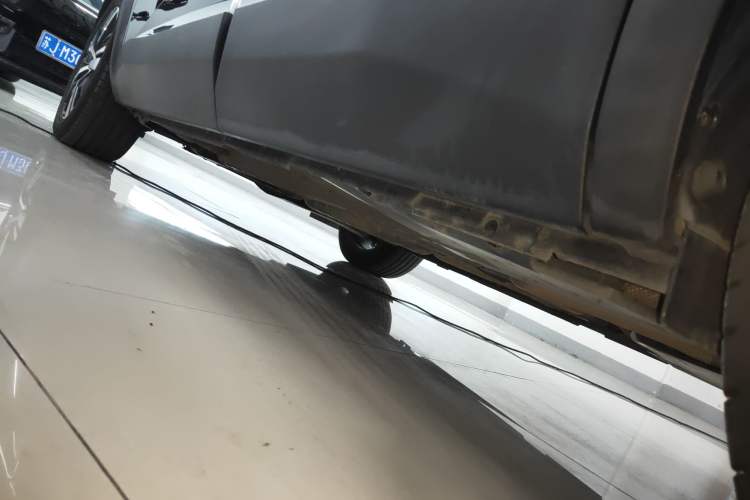 Used Peugeot 5008 2017 380THP 7-Seater Elite Edition Left Side Sill