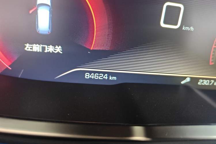 Used Peugeot 5008 2017 380THP 7-Seater Elite Edition Odometer Close Up