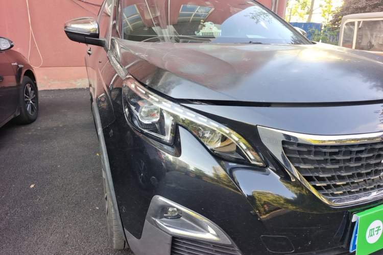 Used Peugeot 5008 2017 380THP 7-Seater Luxury GT Edition Right Front Headlight