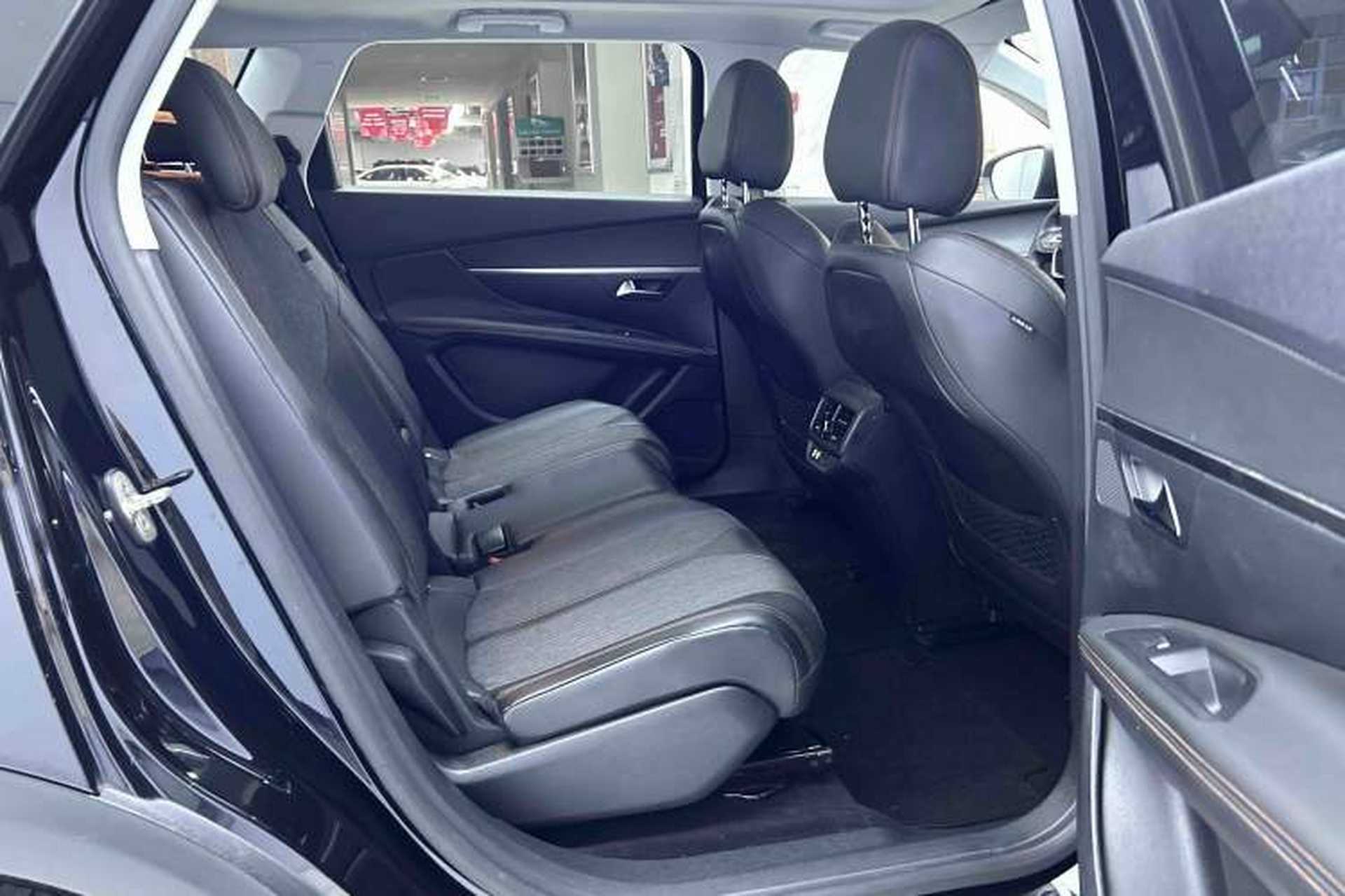 Used Peugeot 5008 2017 350THP 7-Seater Elite Edition Right Front Seat