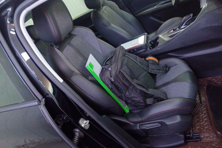 Used Peugeot 5008 2017 350THP 5-Seat Elite Edition Right Front Seat