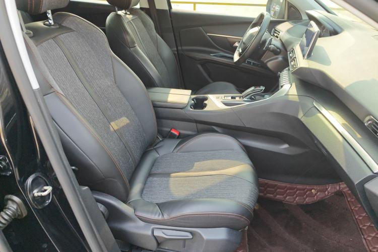 Used Peugeot 5008 2017 380THP 7-Seater Elite Edition Right Front Seat