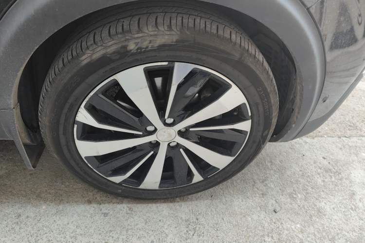 Used Peugeot 5008 2017 380THP 7-Seater Luxury GT Edition Right Front Wheel Hub
