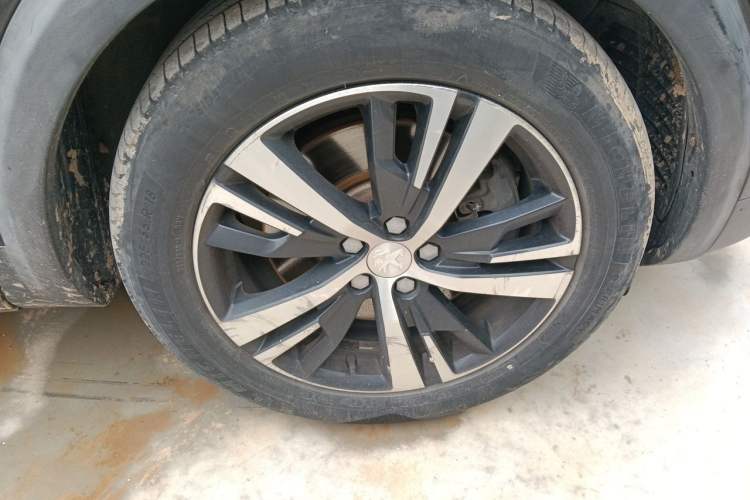 Used Peugeot 5008 2017 350THP 7-Seater Elite Edition Right Front Wheel Hub