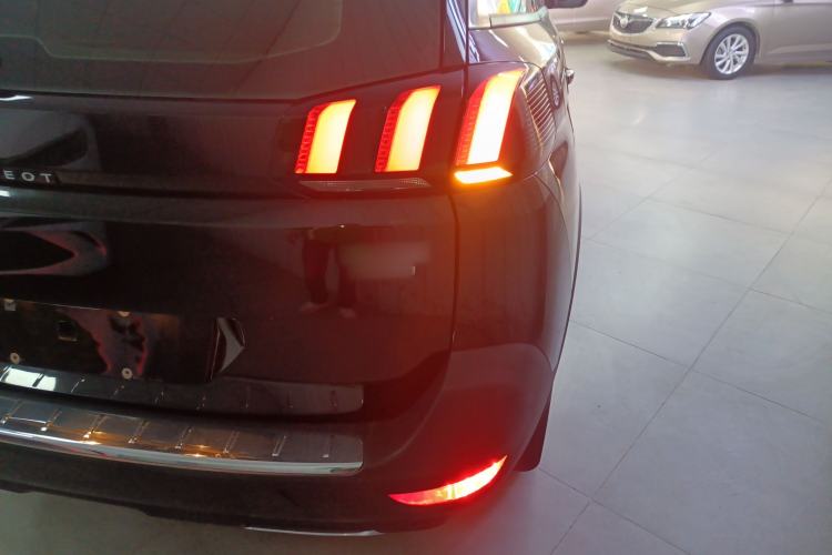 Used Peugeot 5008 2017 350THP 5-Seat Elite Edition Right Rear Taillight