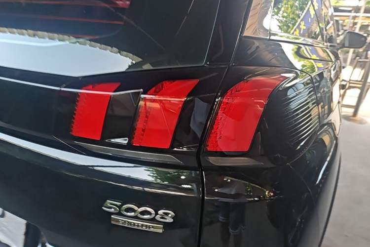 Used Peugeot 5008 2017 380THP 7-Seater Elite Edition Right Rear Taillight