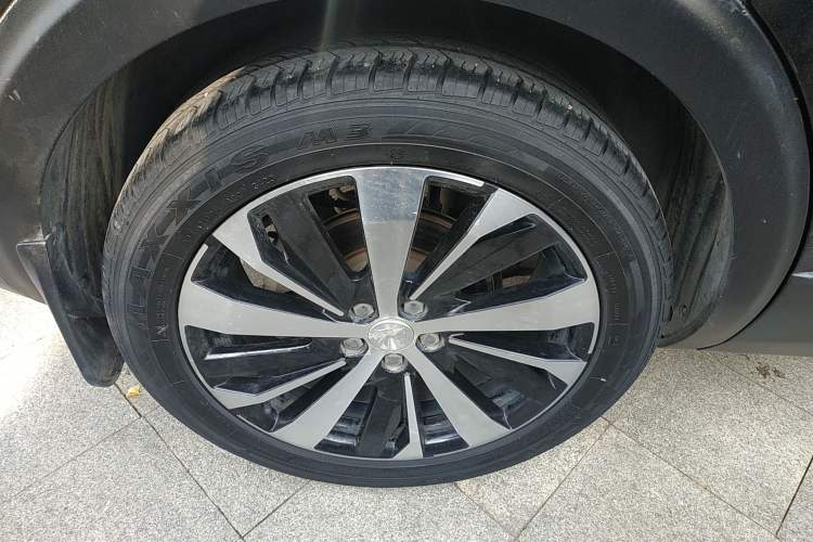 Used Peugeot 5008 2017 380THP 7-Seater Luxury Edition Right Rear Wheel Hub