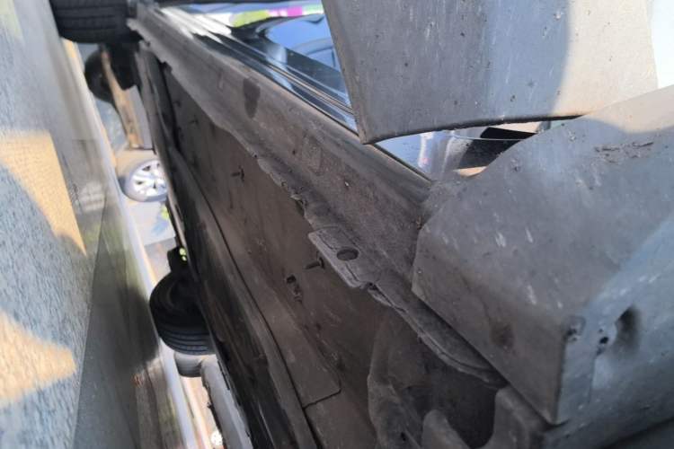 Used Peugeot 5008 2017 350THP 7-Seater Elite Edition Right Side Sill
