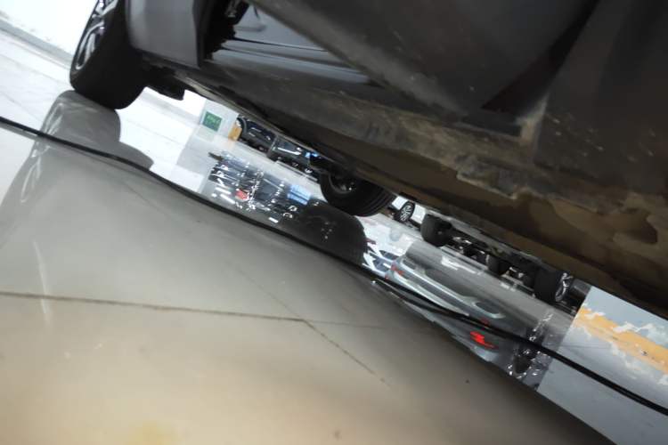 Used Peugeot 5008 2017 380THP 7-Seater Elite Edition Right Side Sill