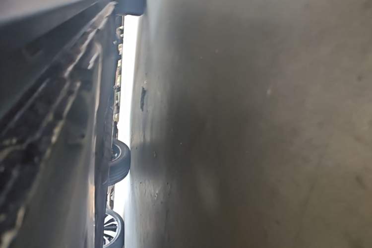 Used Peugeot 5008 2017 380THP 7-Seater Elite Edition Right Side Sill