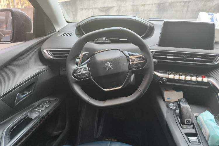 Used Peugeot 5008 2017 350THP 7-Seater Elite Edition Steering Wheel