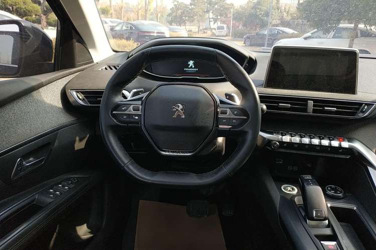 Used Peugeot 5008 2017 380THP 7-Seater Luxury Edition Steering Wheel