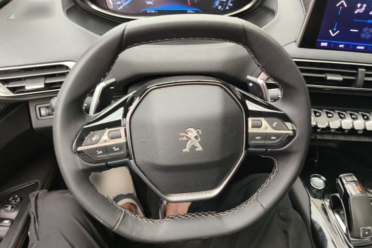 Used Peugeot 5008 2017 350THP 7-Seater Boundless Edition Steering Wheel
