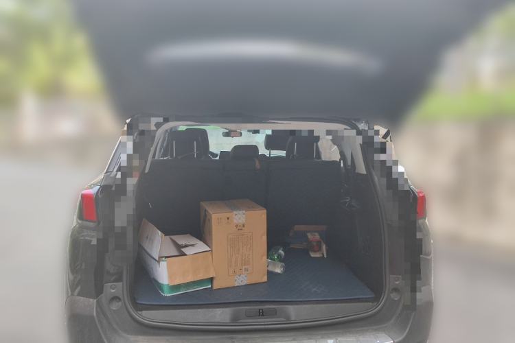 Used Peugeot 5008 2017 350THP 7-Seater Elite Edition Trunk