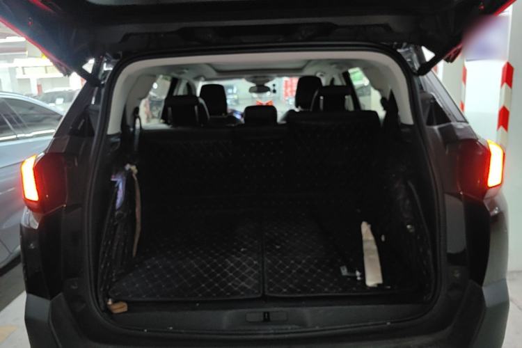 Used Peugeot 5008 2017 380THP 7-Seater Luxury Edition Trunk