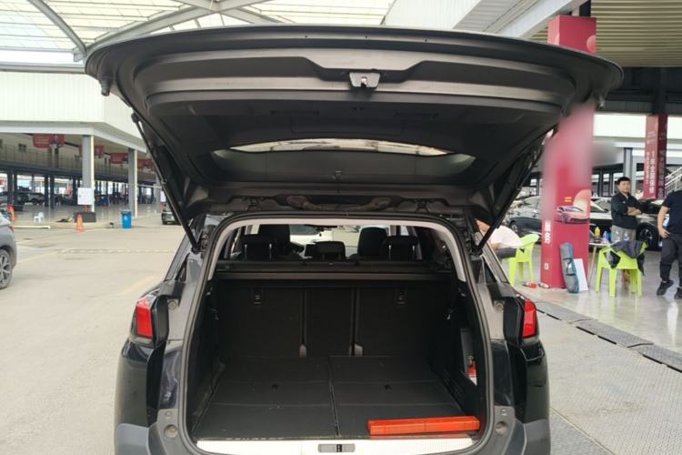 Used Peugeot 5008 2017 350THP 7-Seater Boundless Edition Trunk