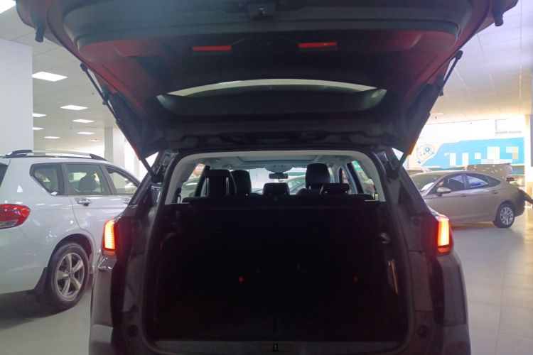 Used Peugeot 5008 2017 350THP 5-Seat Elite Edition Trunk