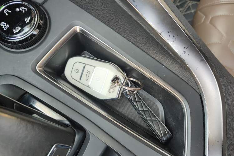Used Peugeot 5008 2017 380THP 7-Seater Luxury GT Edition Vehicle Key