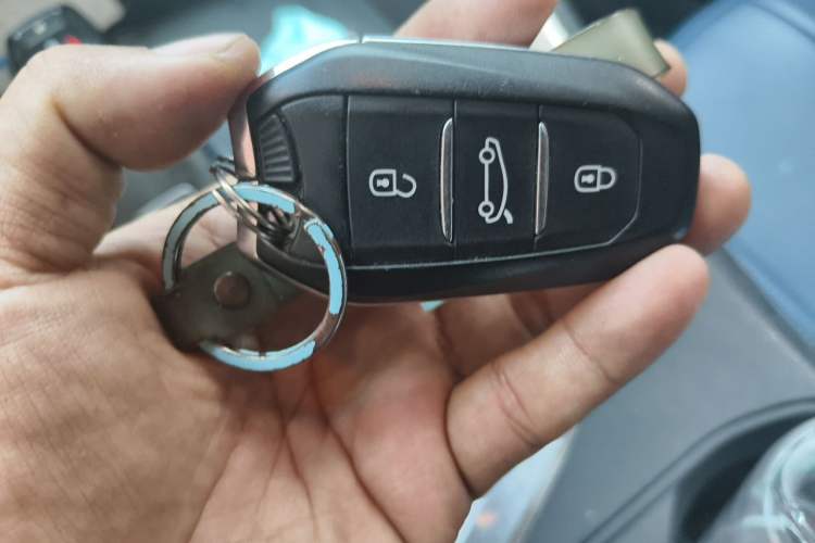 Used Peugeot 5008 2017 350THP 7-Seater Elite Edition Vehicle Key