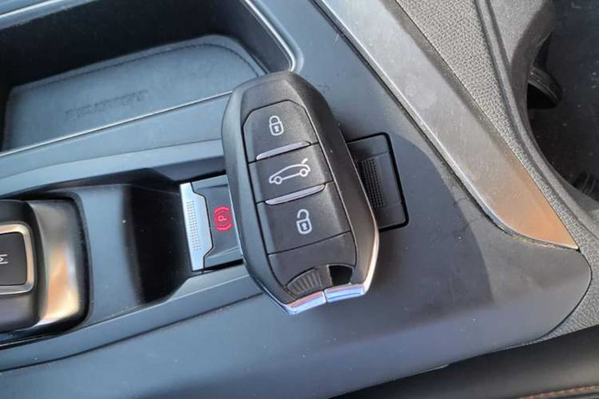 Used Peugeot 5008 2017 350THP 7-Seater Elite Edition Vehicle Key