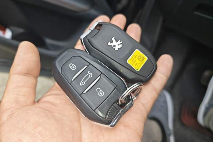 Used Peugeot 5008 2017 380THP 7-Seater Elite Edition Vehicle Key