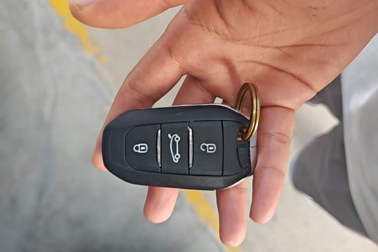 Used Peugeot 5008 2017 380THP 7-Seater Elite Edition Vehicle Key