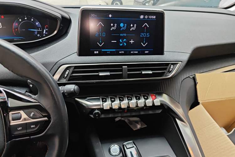 Used Peugeot 5008 2017 380THP 7-Seater Elite Edition Audio And AC Panel