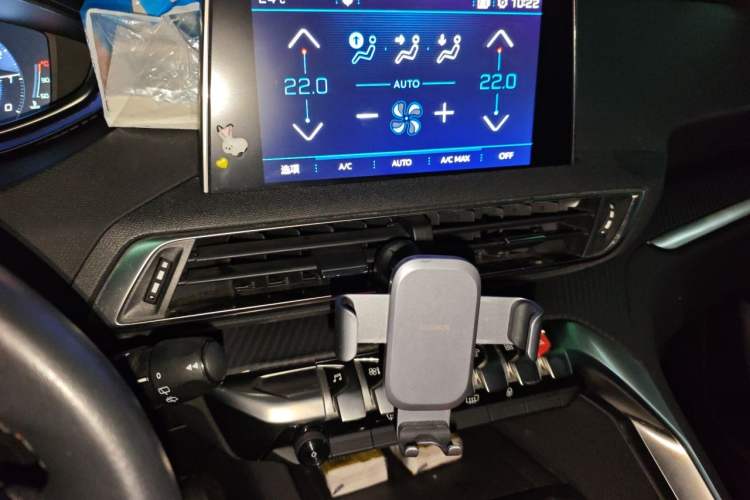 Used Peugeot 5008 2017 380THP 7-Seater Elite Edition Audio And AC Panel