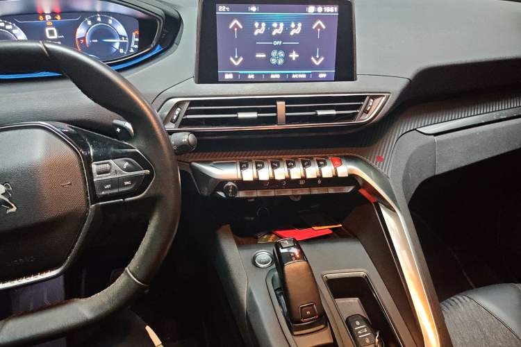 Used Peugeot 5008 2017 380THP 7-Seater Elite Edition Audio And AC Panel